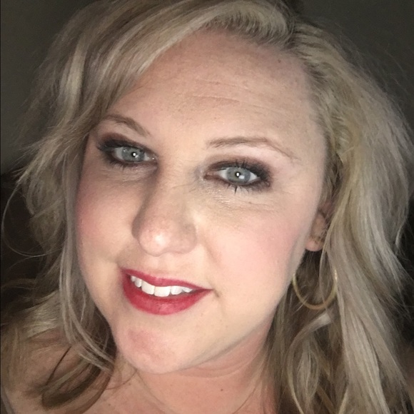 Meet your Posher, Brittany - Picture 2 of 2