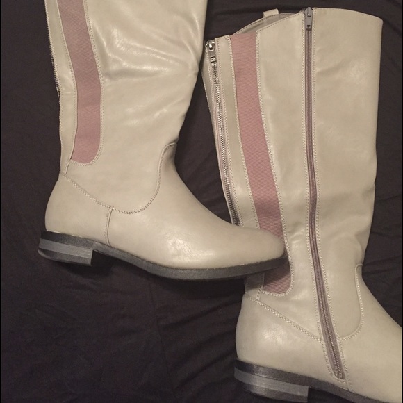 Torrid Grey Wide Calf Boot SZ 9