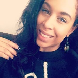 Meet your Posher, Desiree