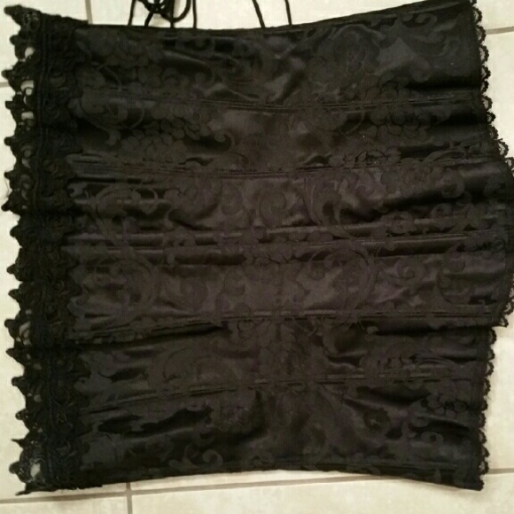 Lingerie - Picture 2 of 3