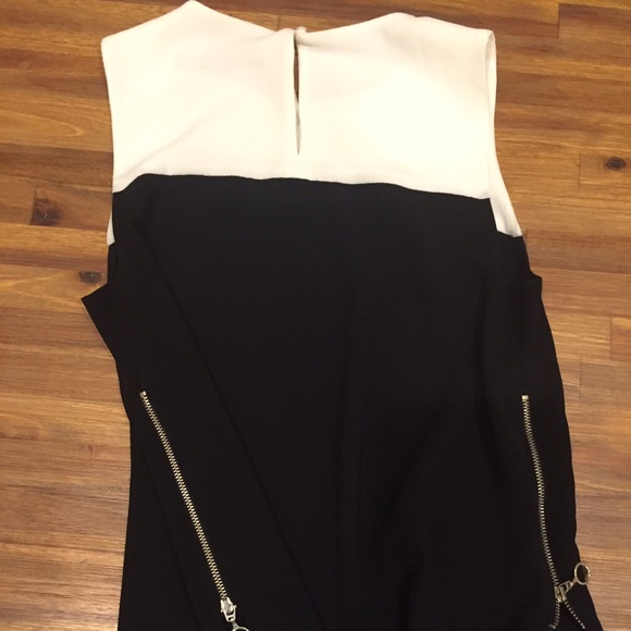 SOLD Zara black and white side zipper top XS - Picture 2 of 2
