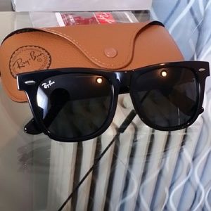 Ray Ban Wayfarer Sunglasses
