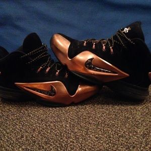 Copper Nike Penny 6 size 10.5