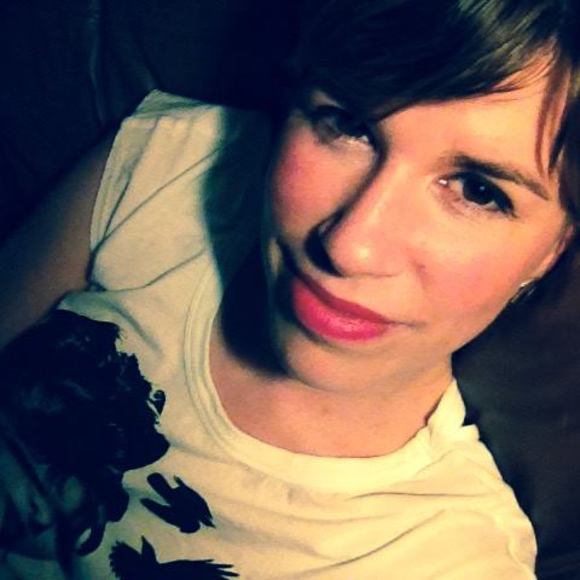 Meet your Posher, Sarah - Picture 2 of 2