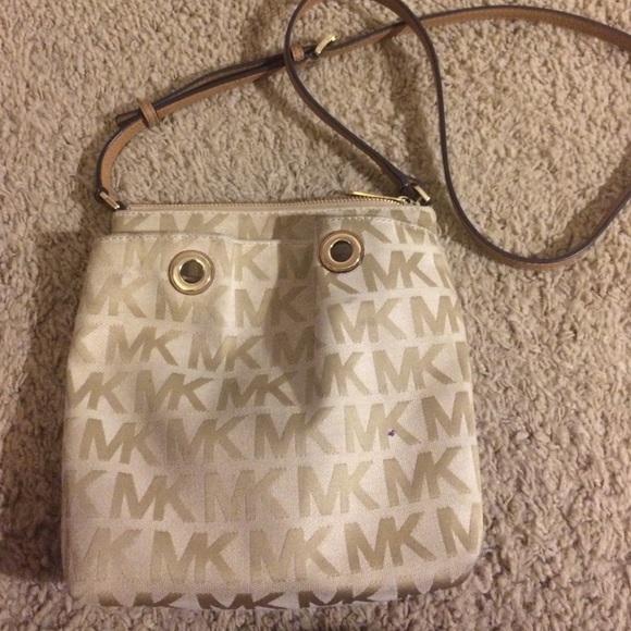 micheal kors crossbody
