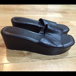Black Leather Platform Kenneth Cole Sandals
