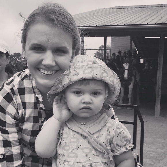 Meet your Posher, Kirsten - Picture 2 of 2