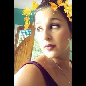 Meet your Posher, Kira