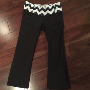 Lululemon cropped yoga pants