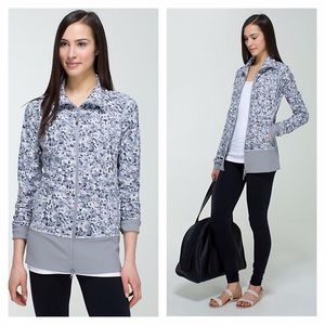 RARE Nice asana jacket petit fleur lululemon