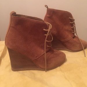 Steve madden suede wedge bootie