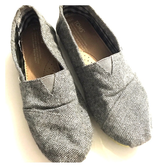 Toms slip on