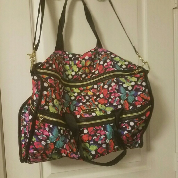 Betsey Johnson Handbags - Betsey Johnson duffle w/ removable shoulder strap