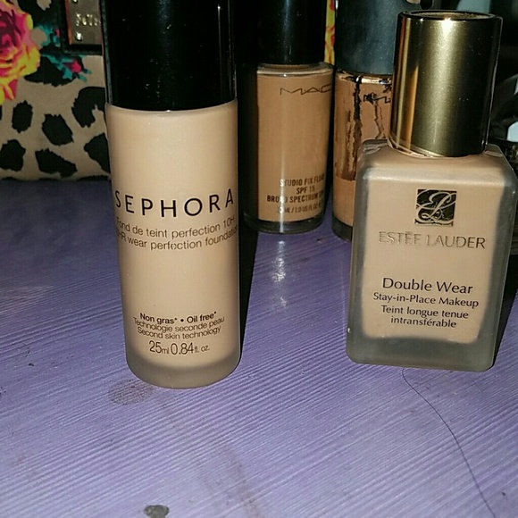 Estee Lauder double wear stay in place makeup