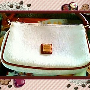 Dooney and Bourke Lexi Crossbody ( Final Sale )