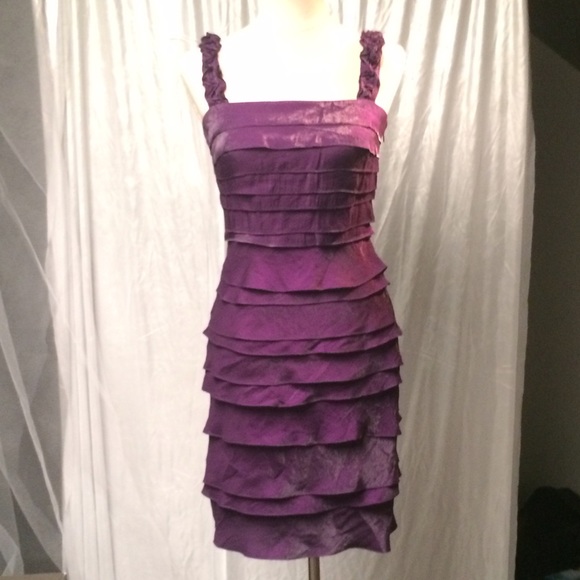 Violet satin ruffled layer sleeveless sheath dress - Picture 3 of 4