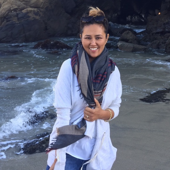 Meet your Posher, Sasha! - Picture 2 of 4