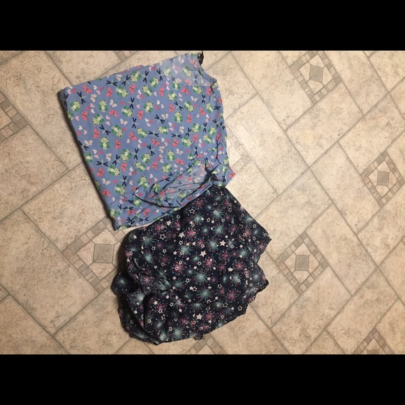 Two 5x Scrub Tops