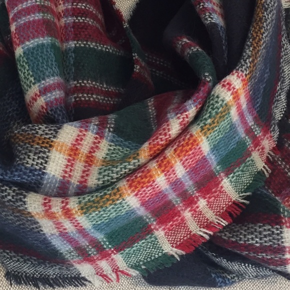🎁Plaid infinity blanket scarf • Infinity Raine🎁 - Picture 3 of 4