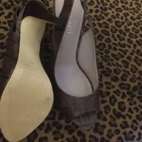 Heels - Picture 2 of 3