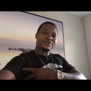 Meet your Posher, Dennis