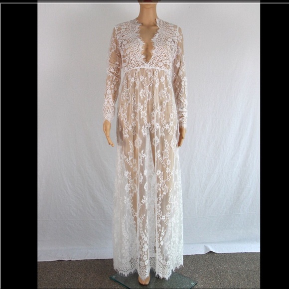 Lace maxi gown - Picture 2 of 4