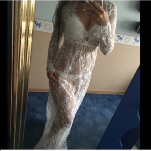 Lace maxi gown - Picture 4 of 4