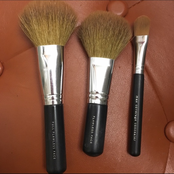 bareMinerals Full&reg Flawless & Concealer brushes
