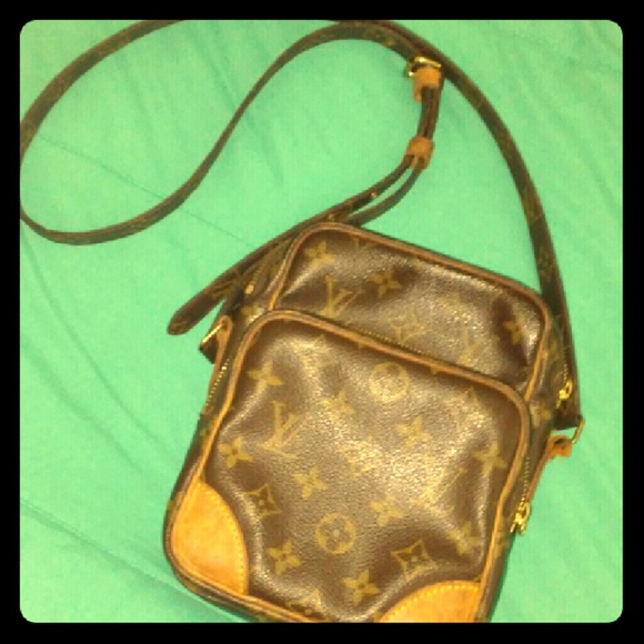 Louis vuitton crossbody bag