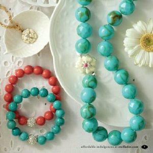 Stella & Dot Turquoise Bloom necklace