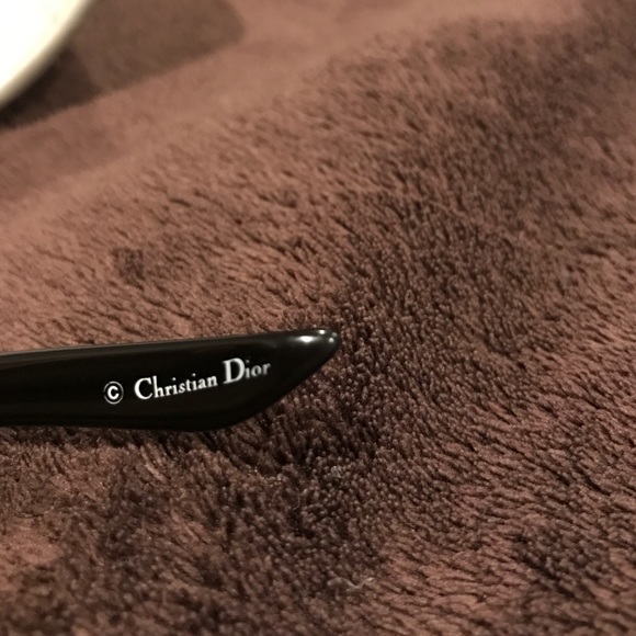 Woman's sunglasses - Picture 3 of 4