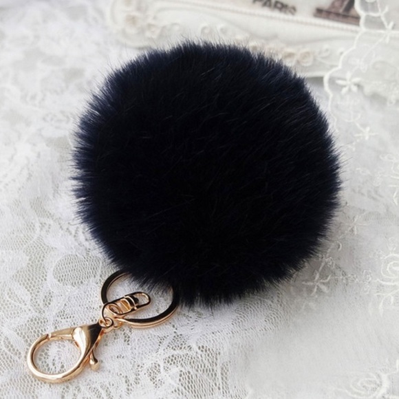 π₯SALEπ₯π Black Faux Rabbit Fur Pom Pom Keychain - Picture 2 of 2