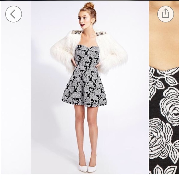 Forever 21 Darling Floral A-line Dress - Picture 2 of 3