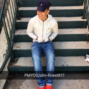 Meet your Posher, Warner