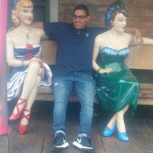 Meet your Posher, Alexis