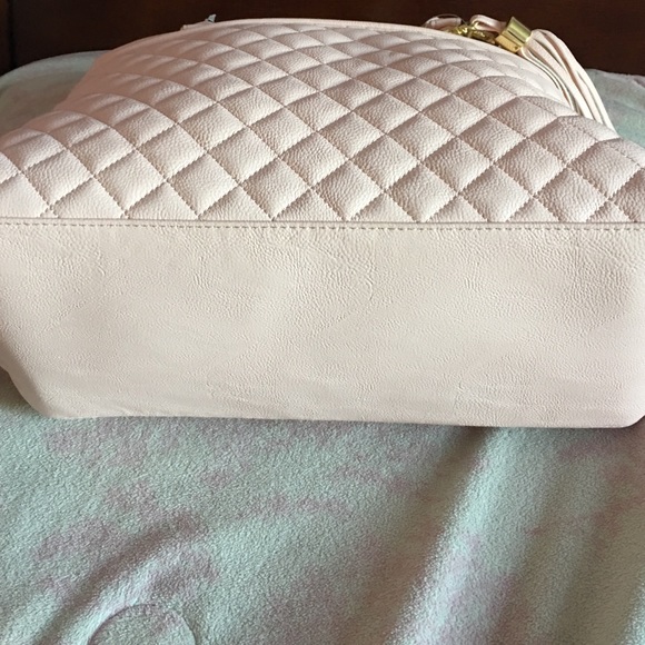 ❌sold❌Cute Betsey Johnson Done satchel - Picture 2 of 4