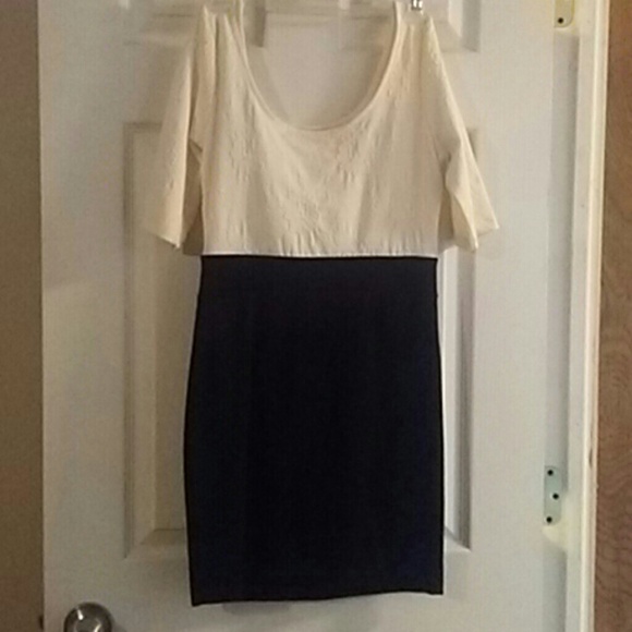Black and white bodycon dress
