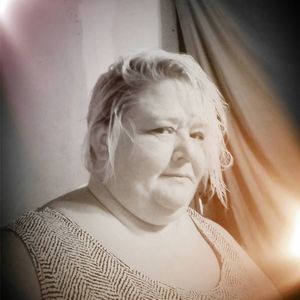 Meet your Posher, Cassandra