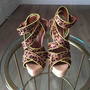 Jessica Simpson Evangela Heel