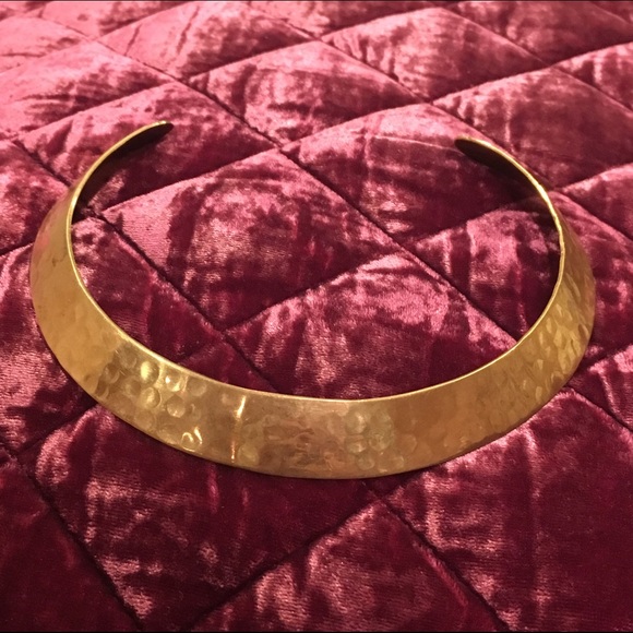 Hammered gold collar necklace