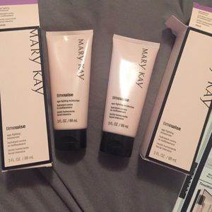 Primer and moisturizer bundle
