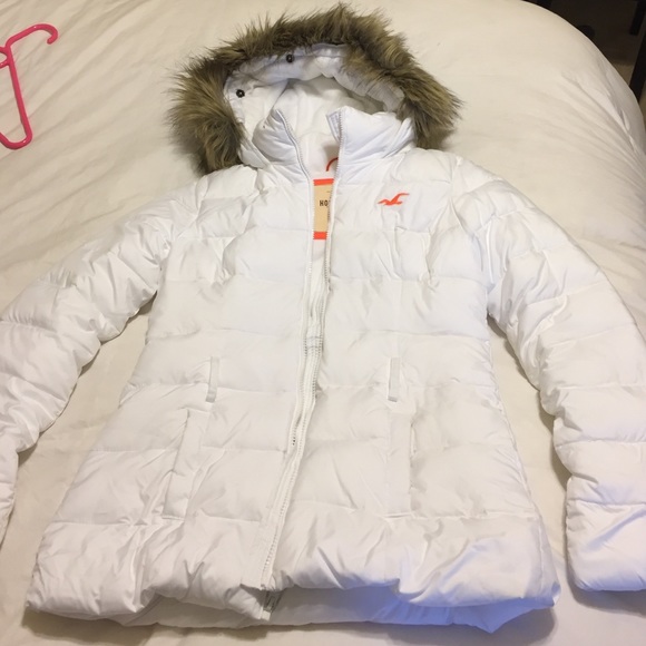 BRAND NEW Hollister snow coat