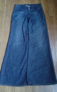 Mid-rise wide leg jeans