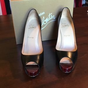 Christian Louboutin very prive leather 40.5.