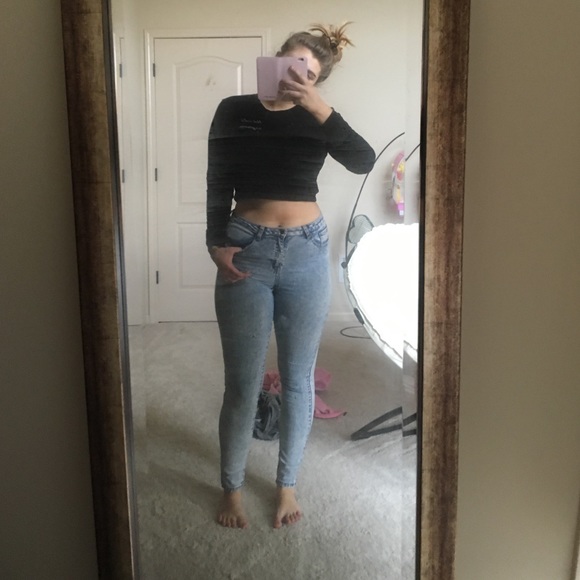 🍂'Not Cold Anymore🍂 Sweater Crop Top - Picture 2 of 4