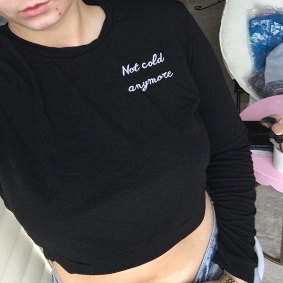 🍂'Not Cold Anymore🍂 Sweater Crop Top - Picture 3 of 4