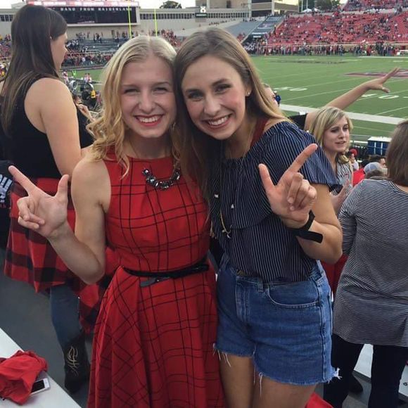 Meet your Posher, Madelyne