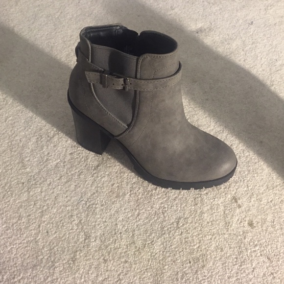 PACSUN Gray Booties
