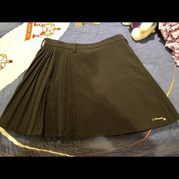 Girls Armani junior black skirt. Size 14