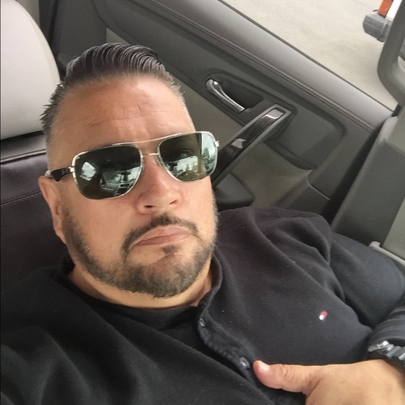 Meet your Posher, Johnnie - Picture 2 of 2